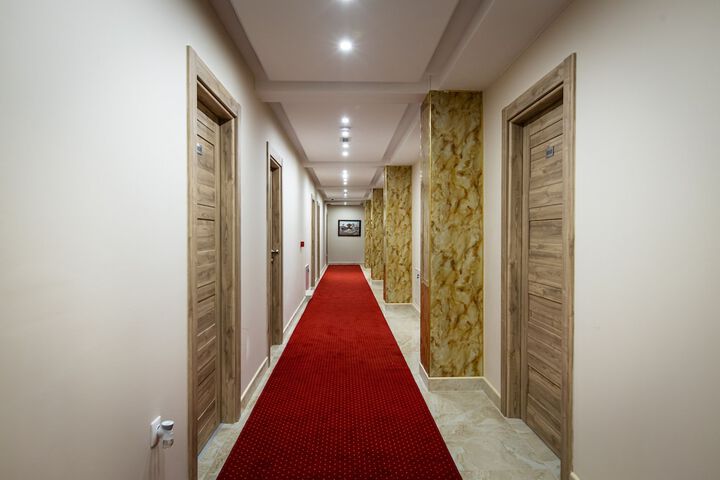 Ballroom/Hall 14 of 14