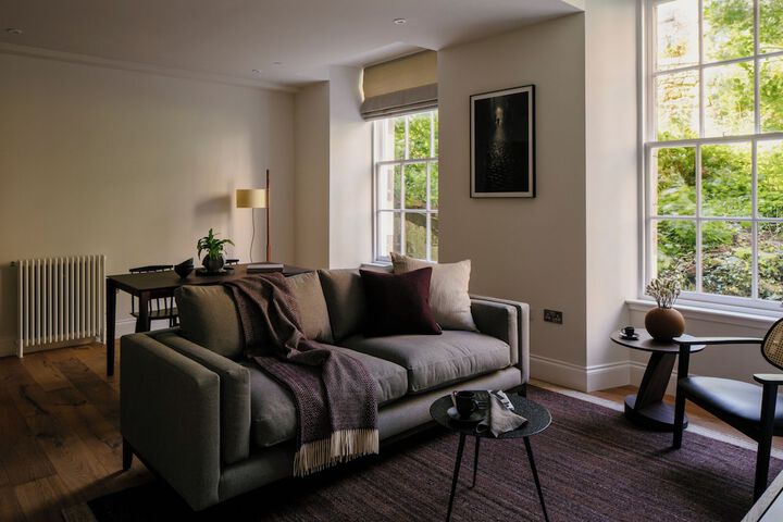 Room 3 of 27