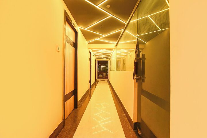 Hotel Interior 6 of 28