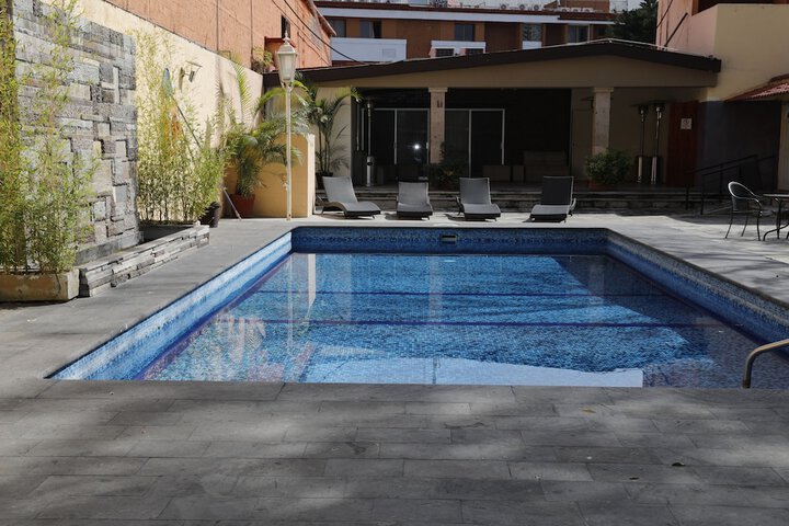 Hotel Pool
