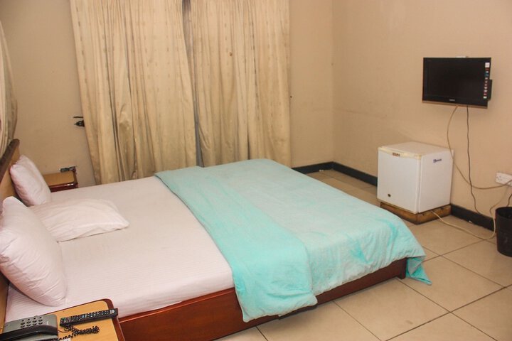 Room 5 of 35