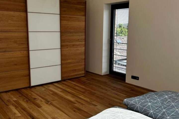 Room 8 of 23