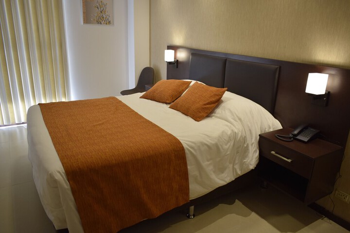 Room 3 of 10
