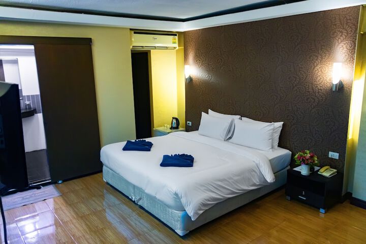 Room 16 of 31