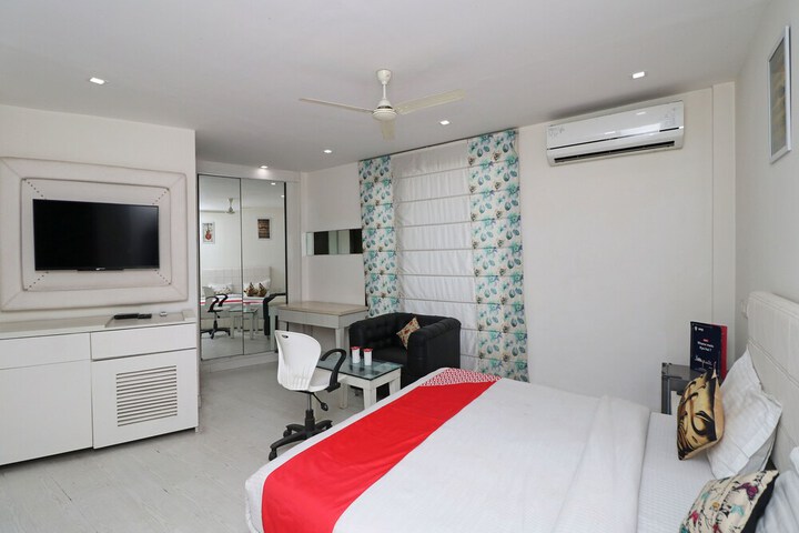 Room 8 of 20