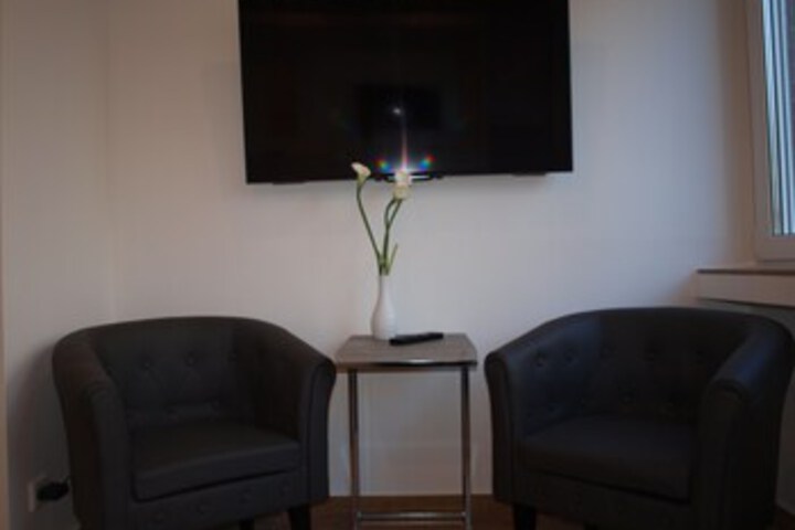 Room 9 of 10