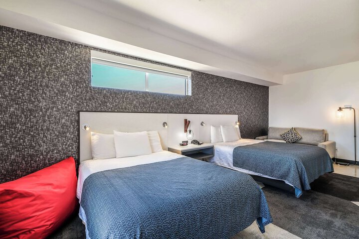 2 Queen Beds Accessible (12 of 14)