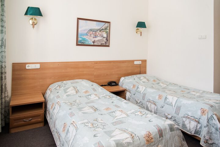 Room 4 of 62