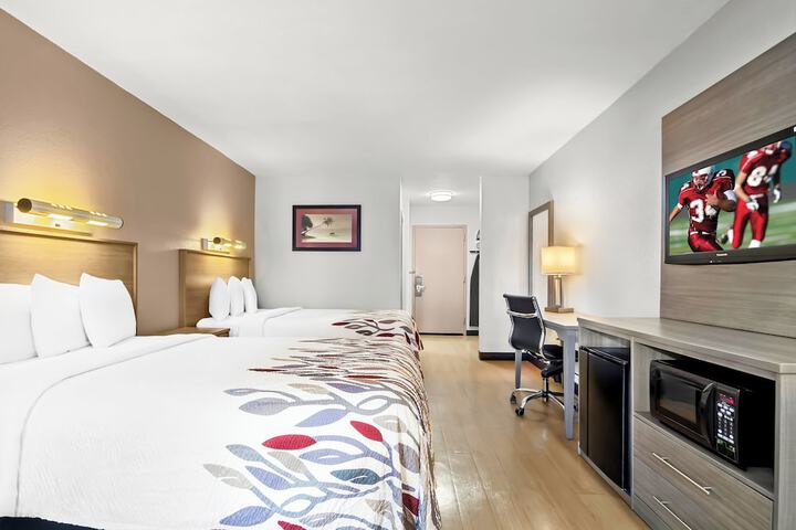 2 Double Beds (11 of 11)