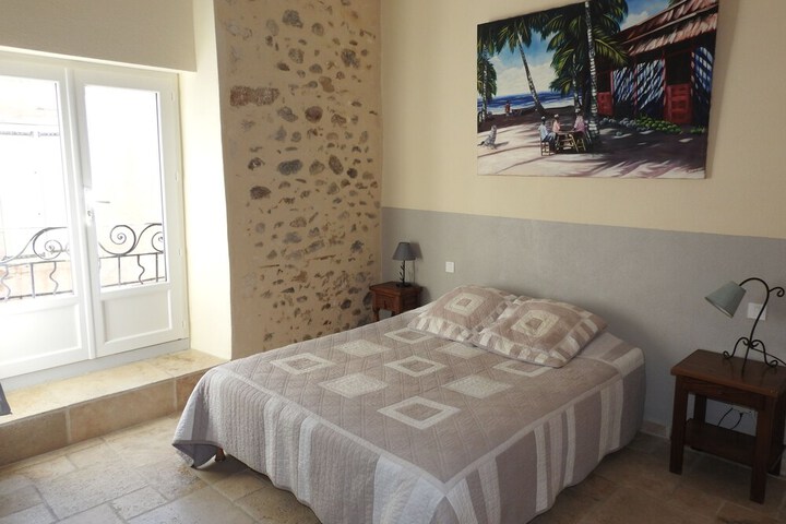 Room 4 of 23