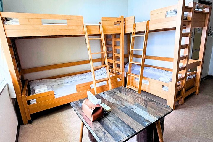 Room 6 of 40