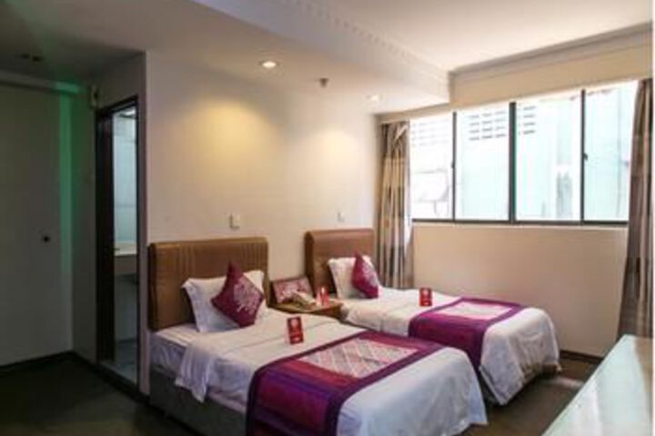 Room 16 of 19
