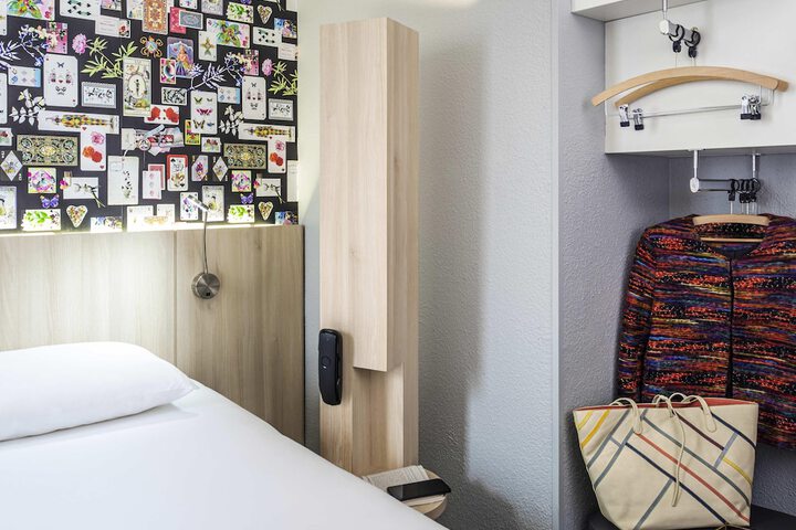 Room 2 of 39
