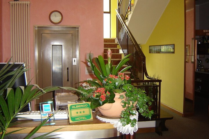 Hotel Interior 5 of 33