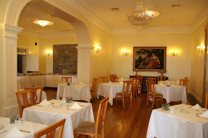 Dining 46 of 85