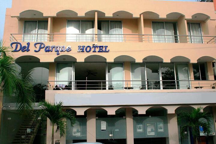 Photo of Del Parque Hotel
