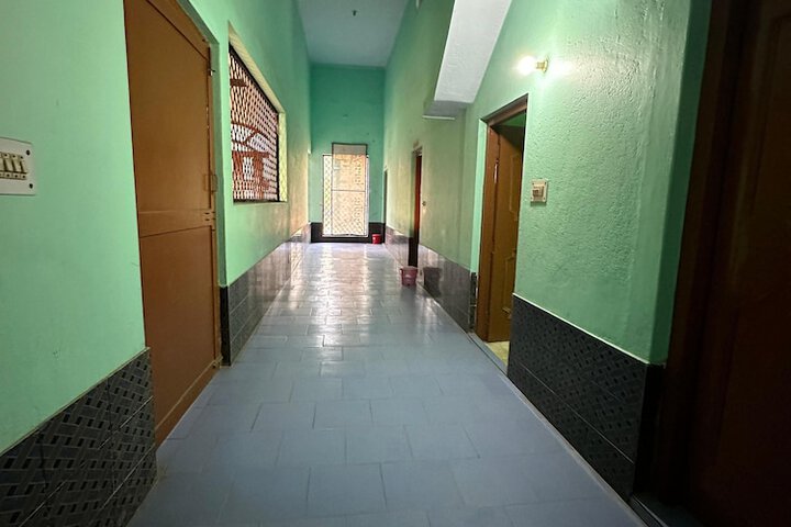 Room 17 of 94