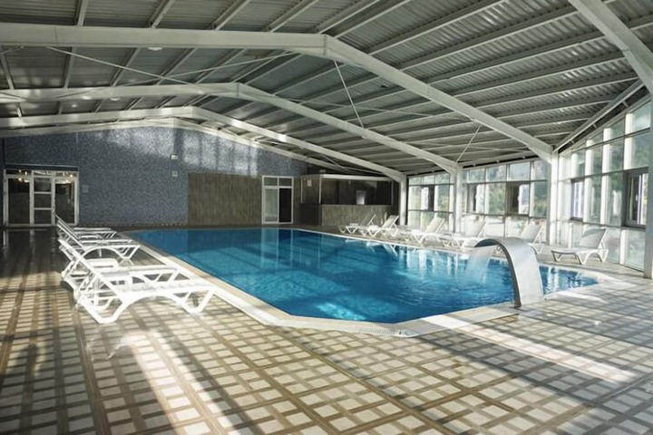 Pool 15 of 25