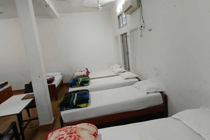 Room 31 of 63