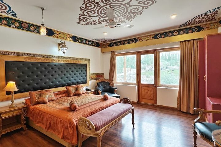 Room 10 of 38