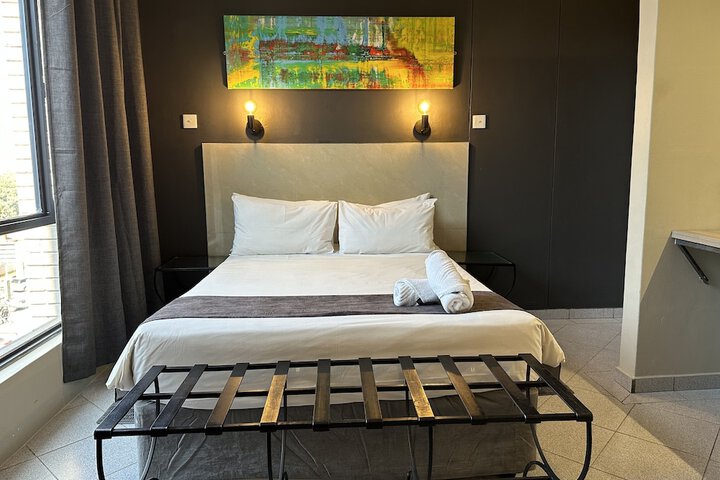 Room 10 of 38