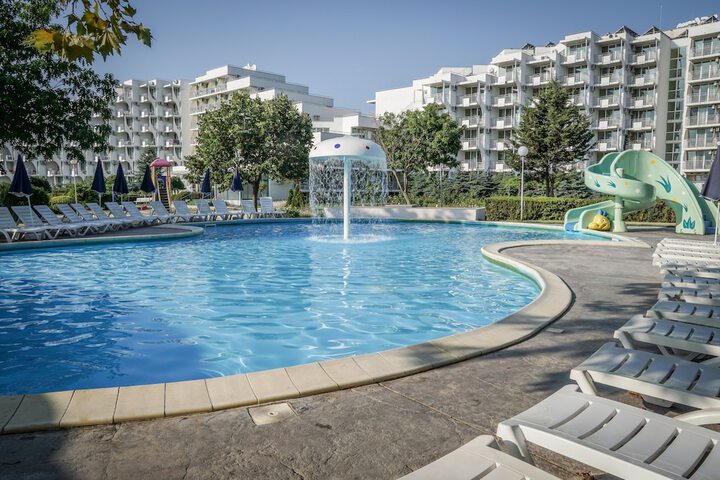 Pools & Facilities