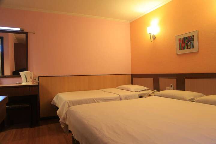 Room 11 of 26