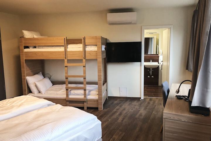 Room 11 of 11