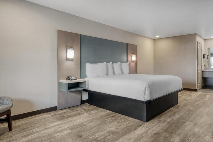 Room 15 of 34