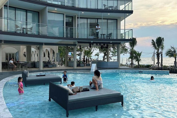 Pool 27 of 46