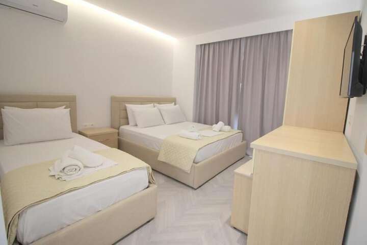 Room 27 of 96