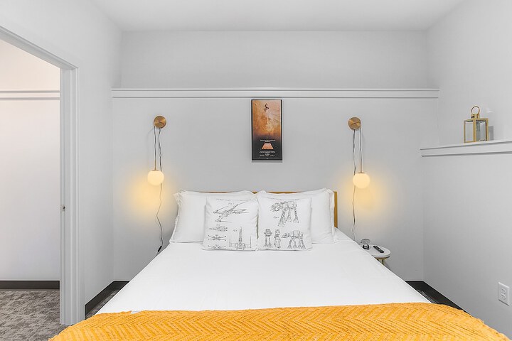 Room 6 of 24