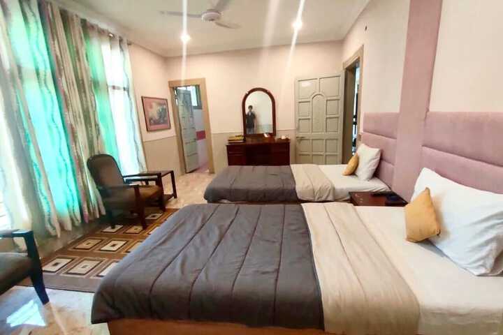 Room 14 of 31