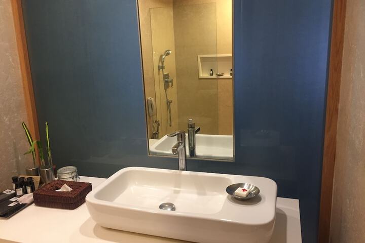 Room 19 of 86