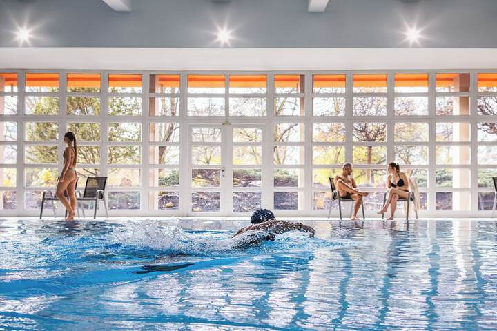 Hotel Pool