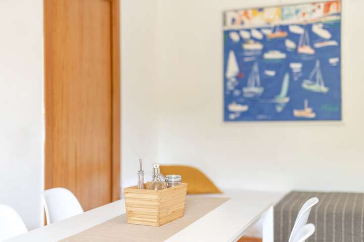 Room 2 of 75
