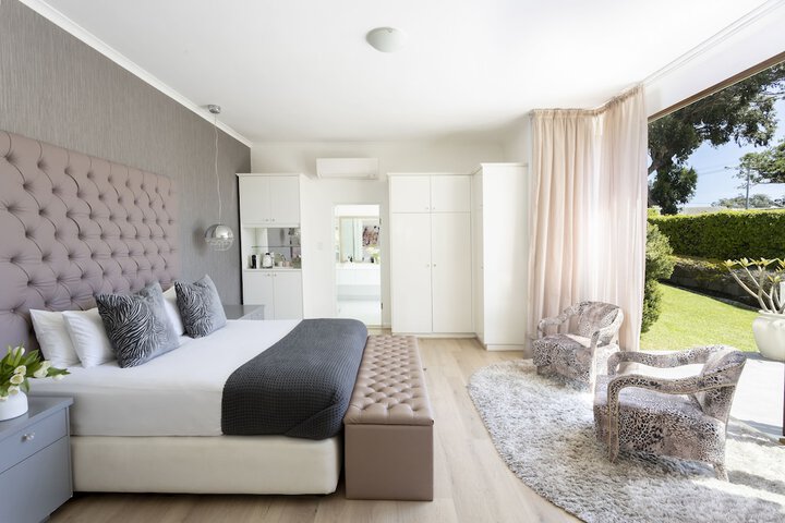 Room 4 of 42