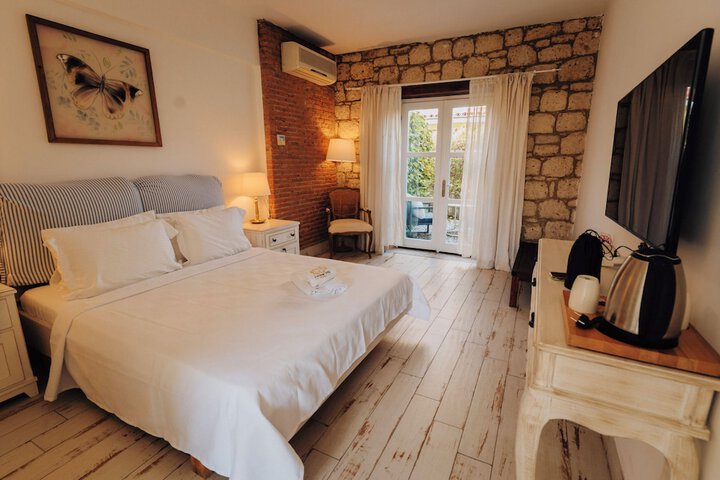 Room 4 of 45