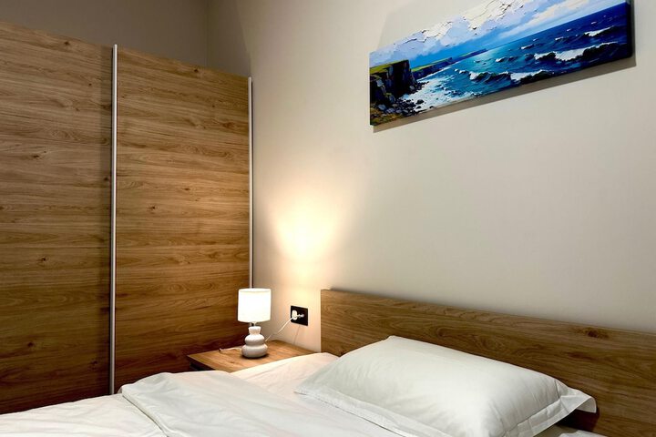 Room 27 of 118