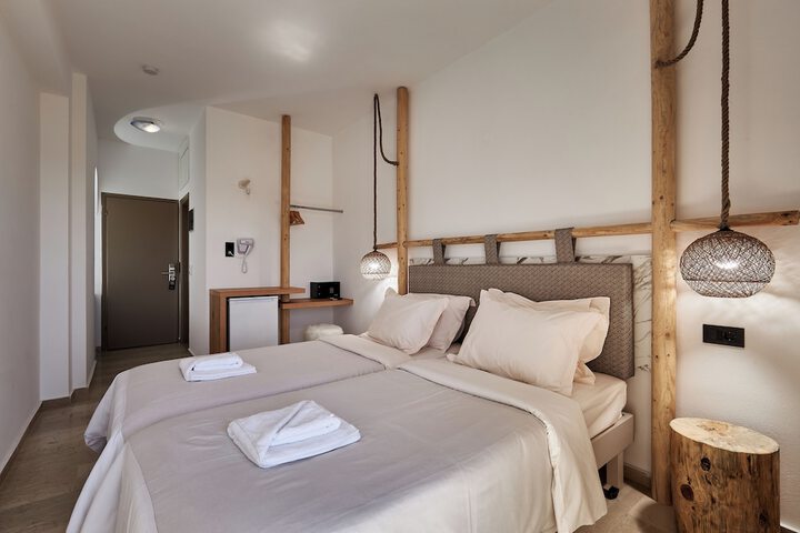 Room 3 of 34