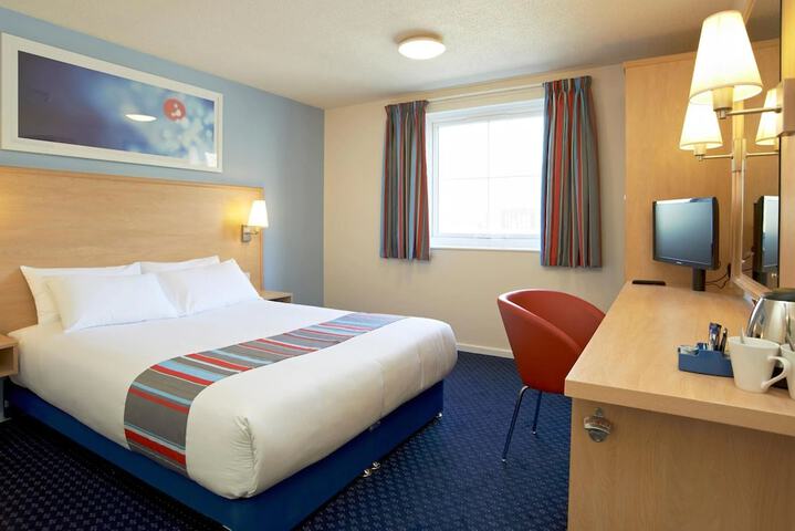 Room 10 of 30