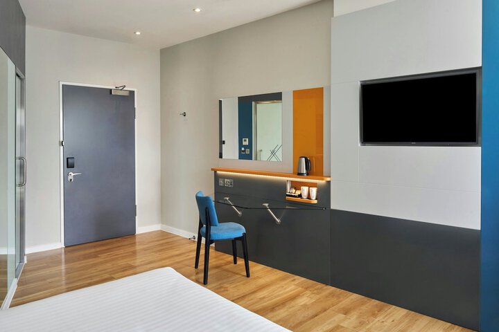 Room 14 of 40
