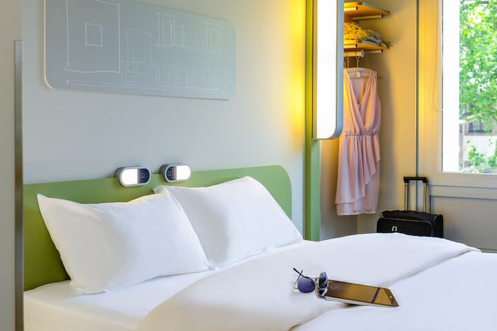 Room 8 of 41