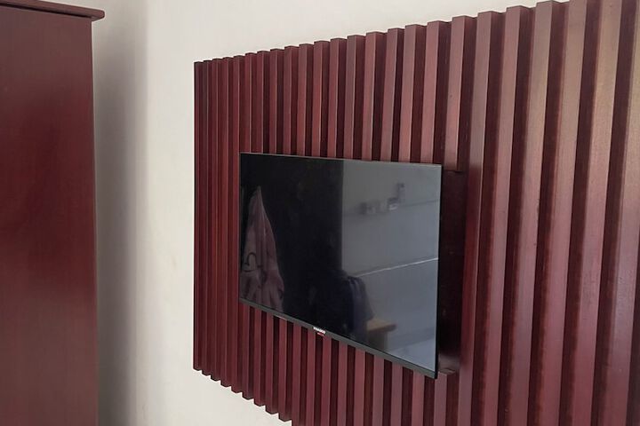 Room 8 of 28