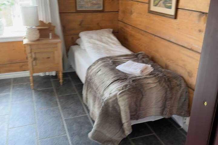 Room 8 of 92