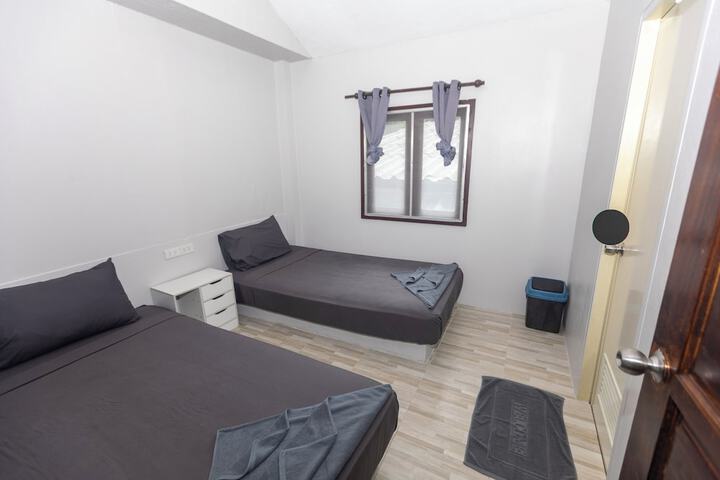 Room 26 of 96