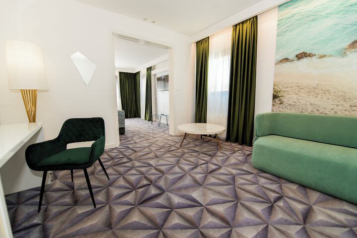 Room 9 of 53