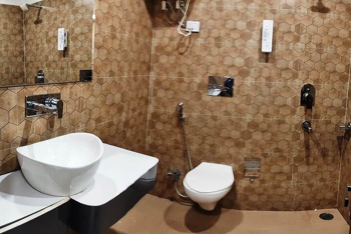 Room 19 of 28