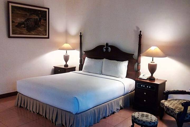 Room 10 of 33