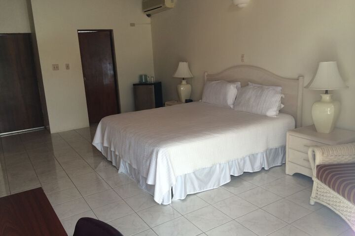 Room 6 of 39